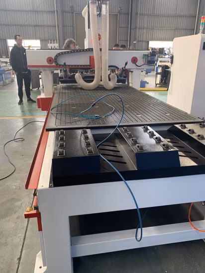 1300X2500mm 4 軸 Atc ライナー CNC ルーター 3D 木工機家具キャビネット切断彫刻 CNC 木材彫刻機 MDF フライス彫刻機